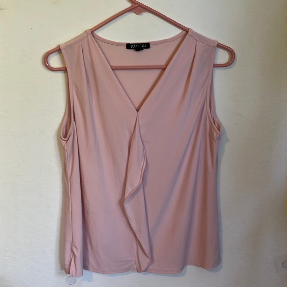Medium size pink blouse from Roz&Ali.